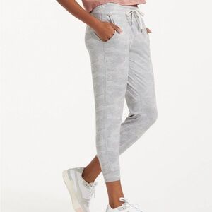 Vuori Gray camo Women's Jogger Pants